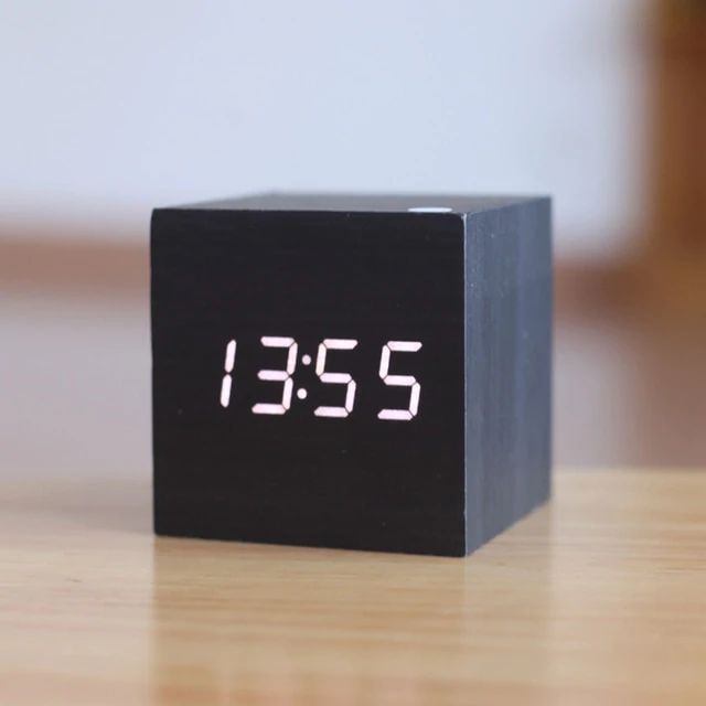 Digitale Klok Cube – Minimalistisch Ontwerp En LED-display
