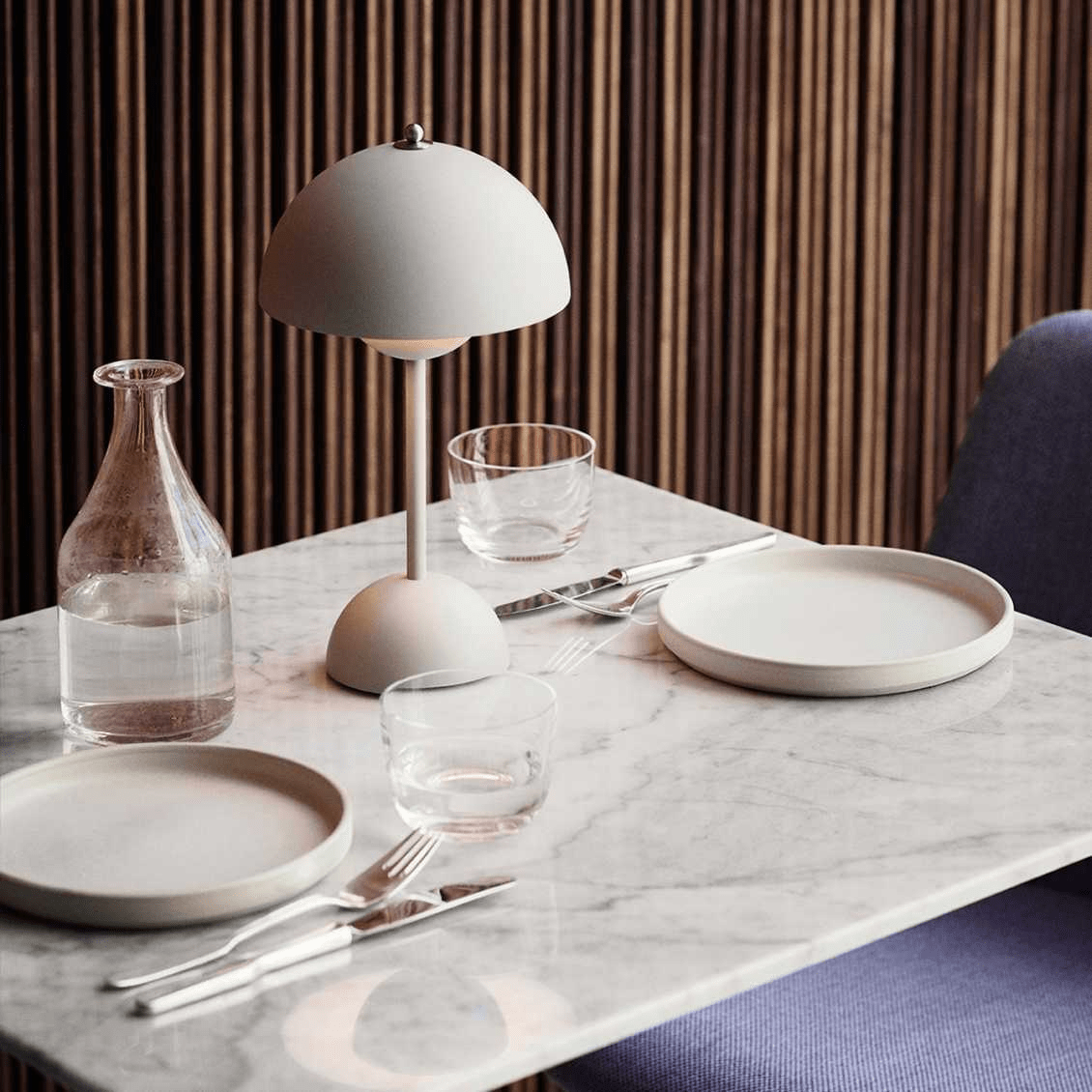 Irodai LED Lámpa – Modern egyszerűség és funkcionalitás