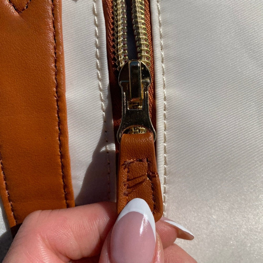 Travel Bag - Style and Rain Protection