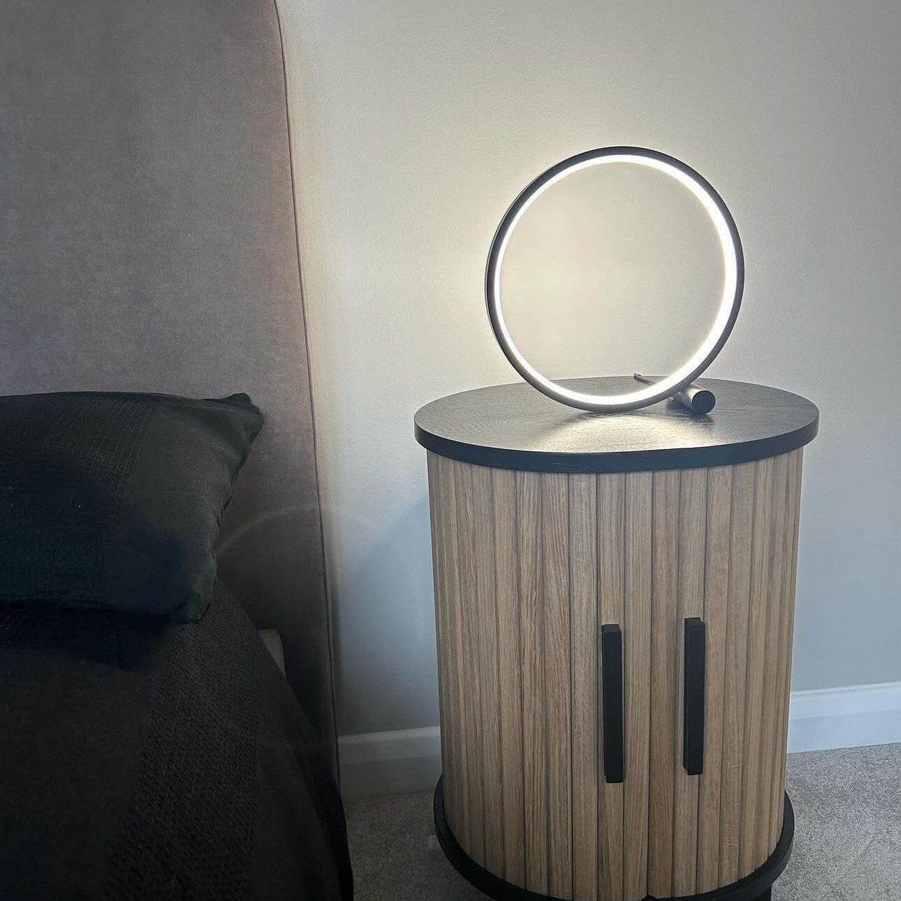 Circular Table Lamp with Touch Sensor – Modernity and Comfort