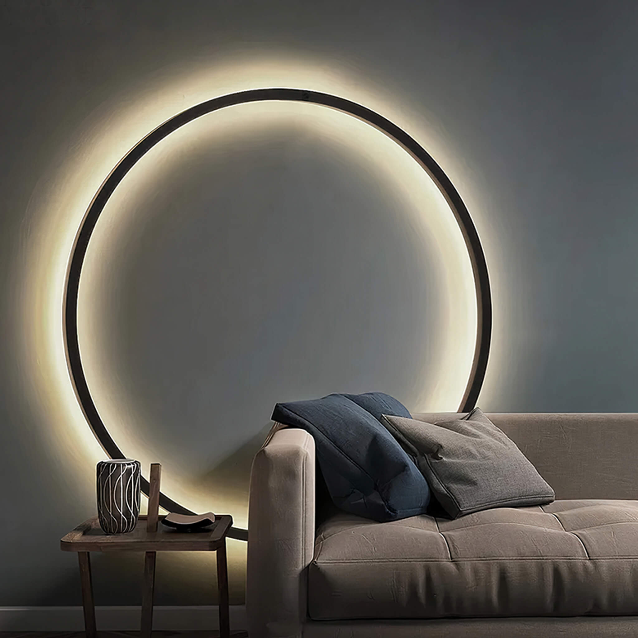 Vegglampe Halo – Eleganse og Modernitet