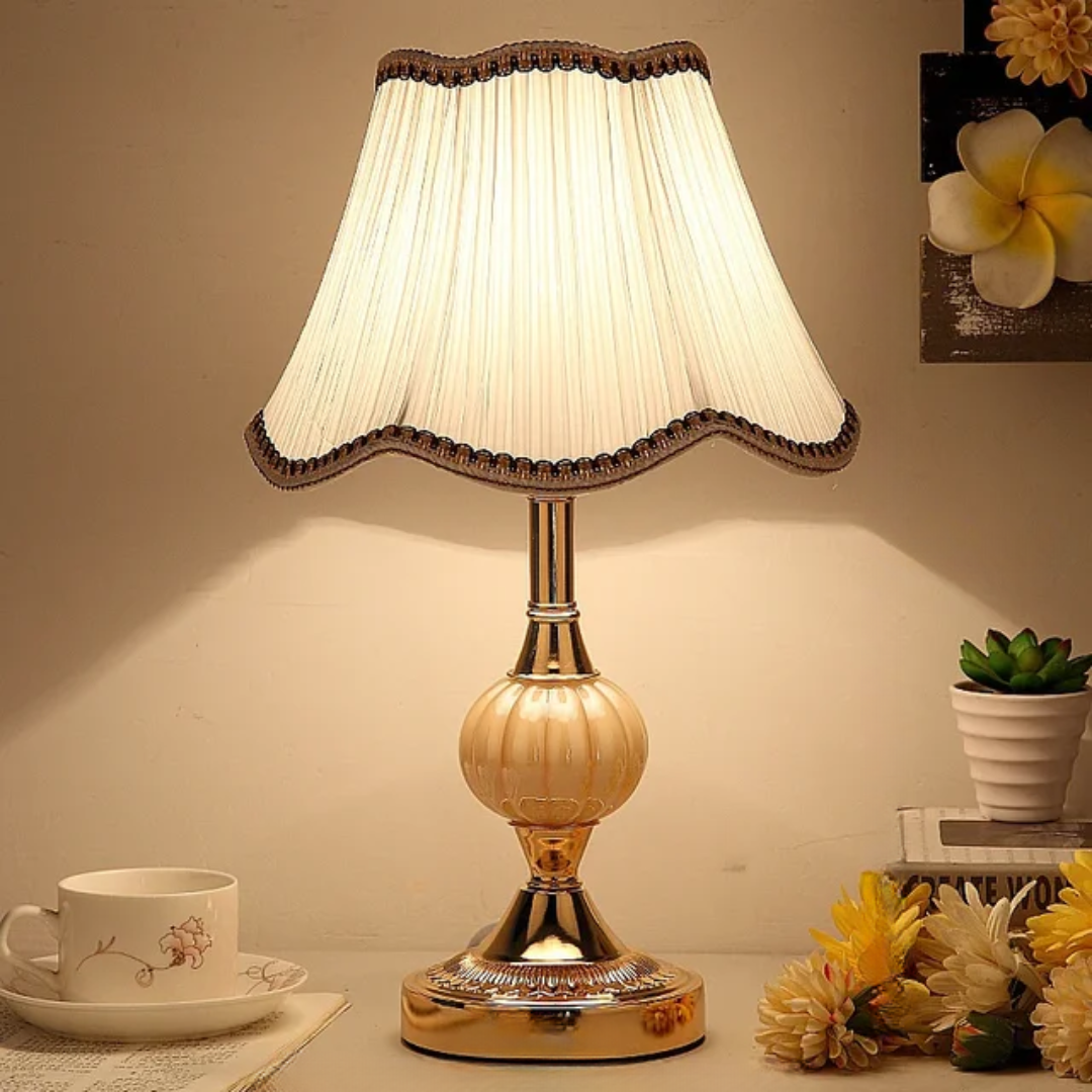 Stolní dekorativní lampa – vintage styl a nadčasová elegance