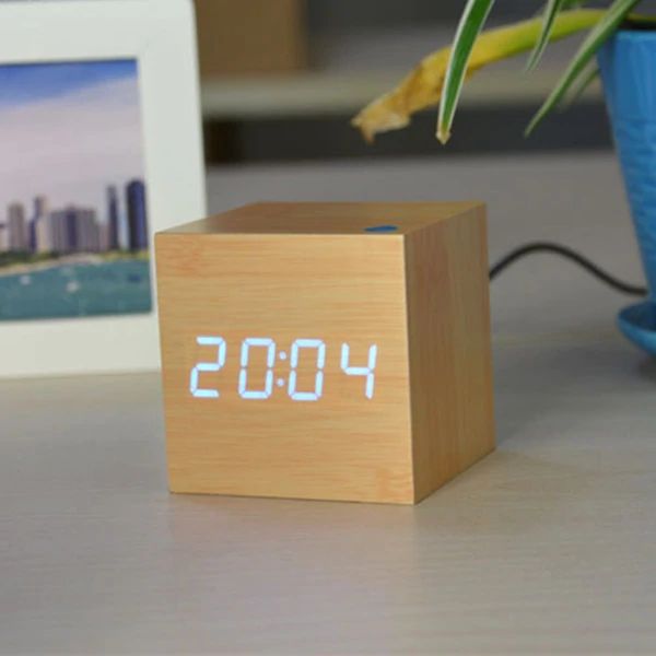 Digitale Klok Cube – Minimalistisch Ontwerp En LED-display