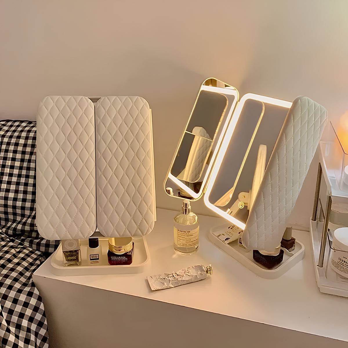 Smart Mirror — LED Lighting and Modern Display