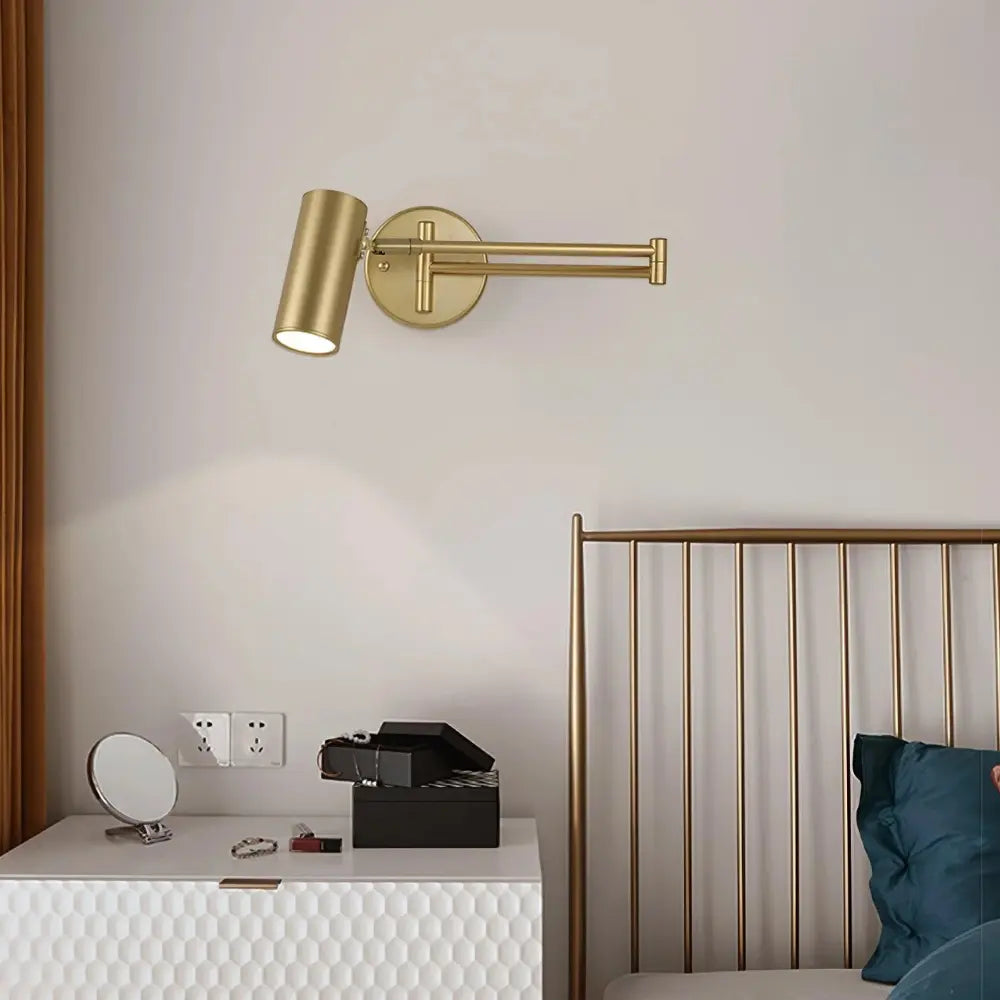 Justerbar vegglampe i moderne stil - eleganse og allsidighet