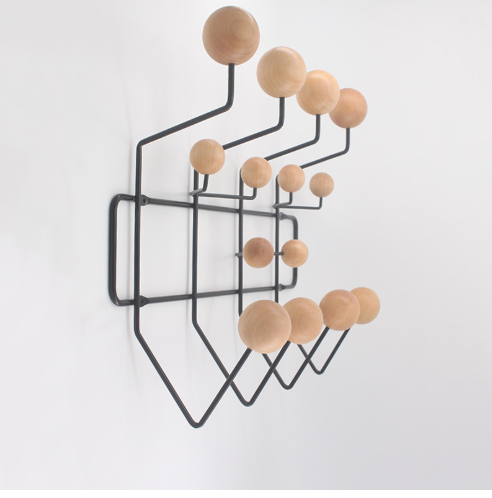 Väggmonterad Klädhängare – Elegant och Funktionell