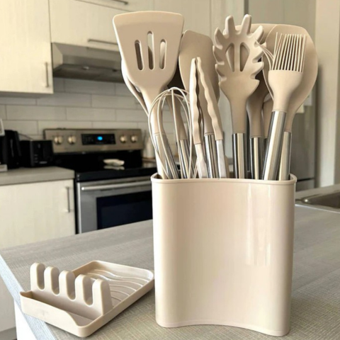 12-delers sett med kokekar i silikon - komplett og behagelig å bruke