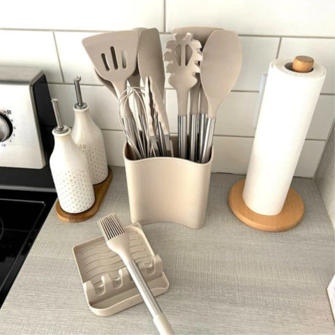 12-delers sett med kokekar i silikon - komplett og behagelig å bruke