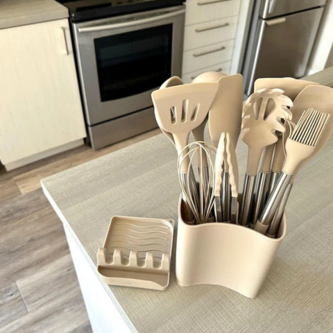 12-delers sett med kokekar i silikon - komplett og behagelig å bruke