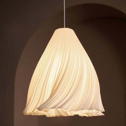 Plafondlamp van Golvend Stof – Chic en Luchtig Stijl