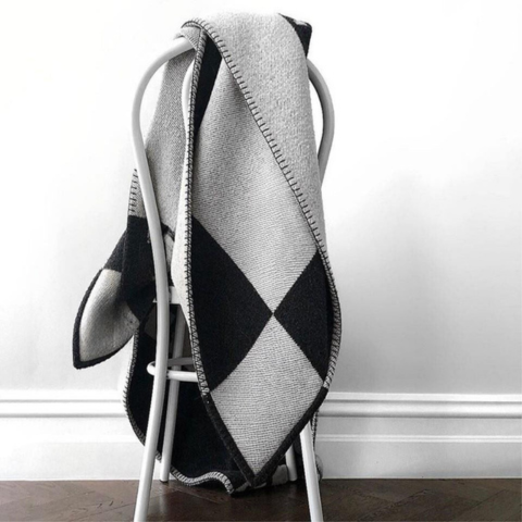 チェック柄 – 現代的なエレガンスと快適さ