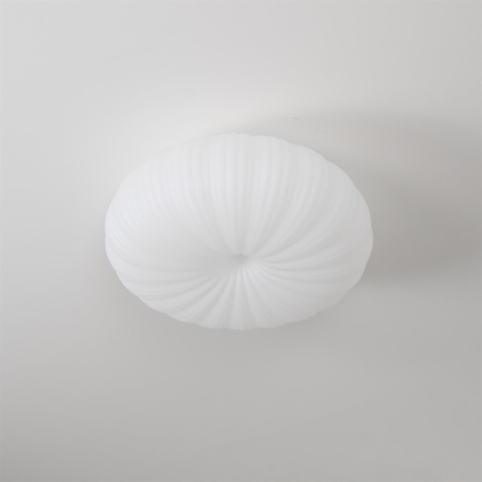 Moderne LED-taklampe med fjernkontroll - komfort og eleganse