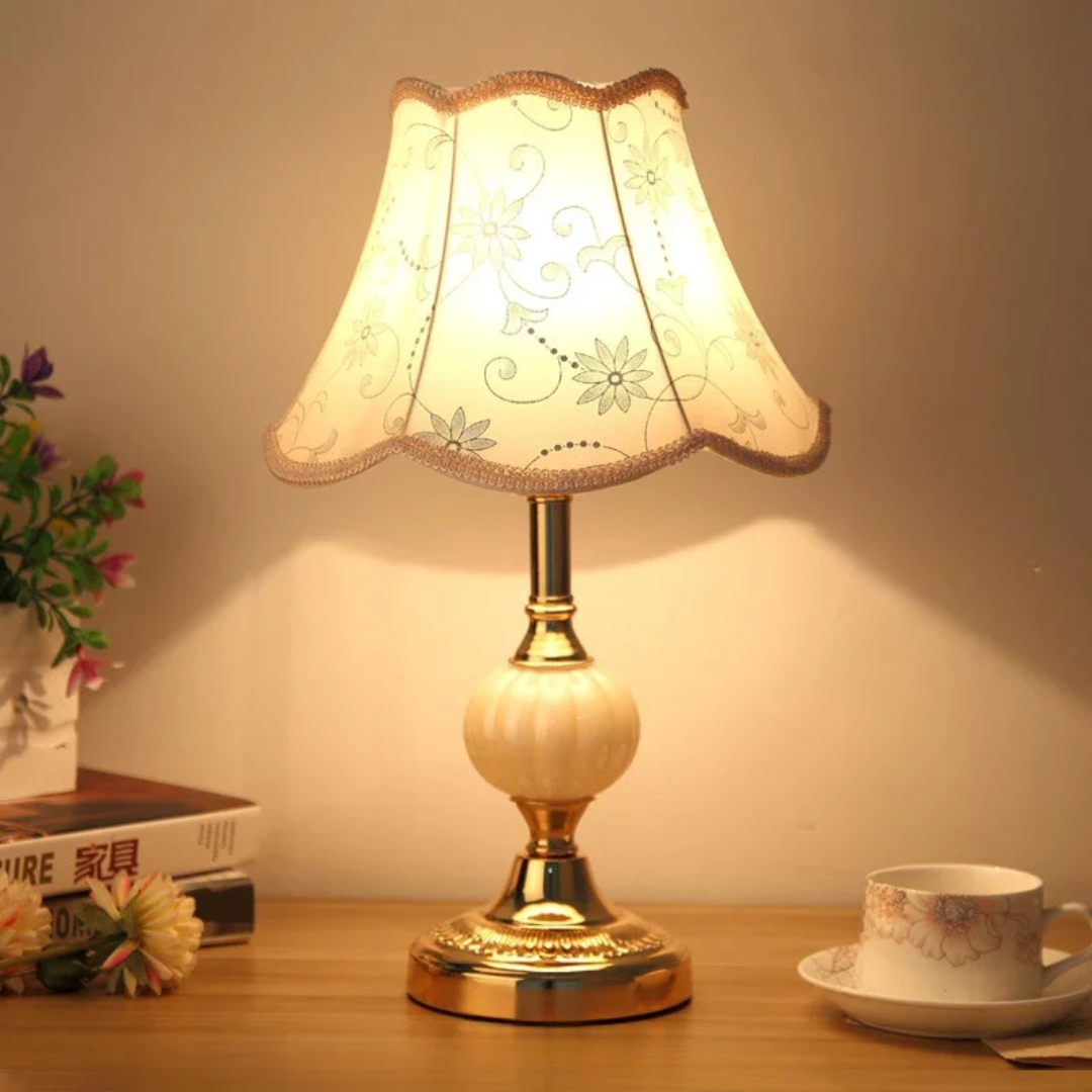 Stolní dekorativní lampa – vintage styl a nadčasová elegance
