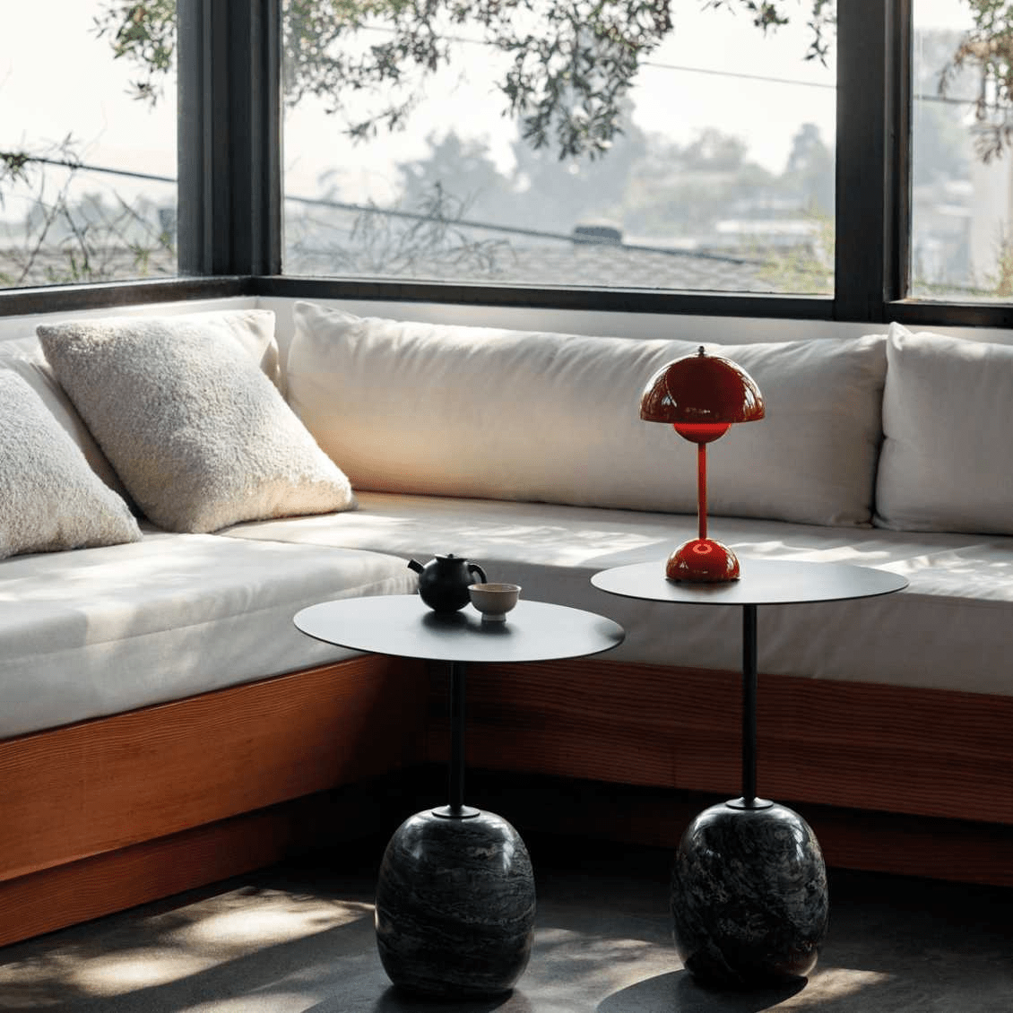 Irodai LED Lámpa – Modern egyszerűség és funkcionalitás