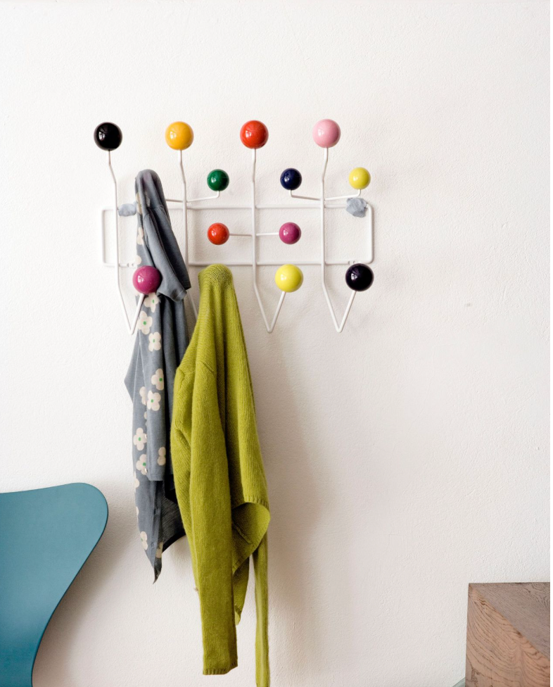 Väggmonterad Klädhängare – Elegant och Funktionell