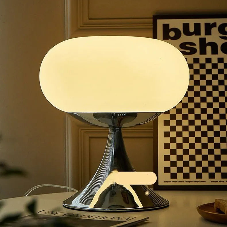 Stolní lampa v retro stylu Bauhaus