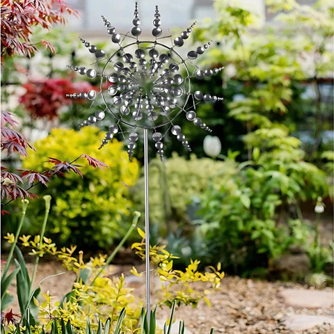 Ulkoilma Veistos Tuulivoimala – Luonnollinen Ja Dynaaminen Kauneus