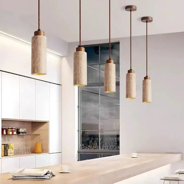 Hængende Lampe I Naturlig Sten – Elegance Og Autenticitet