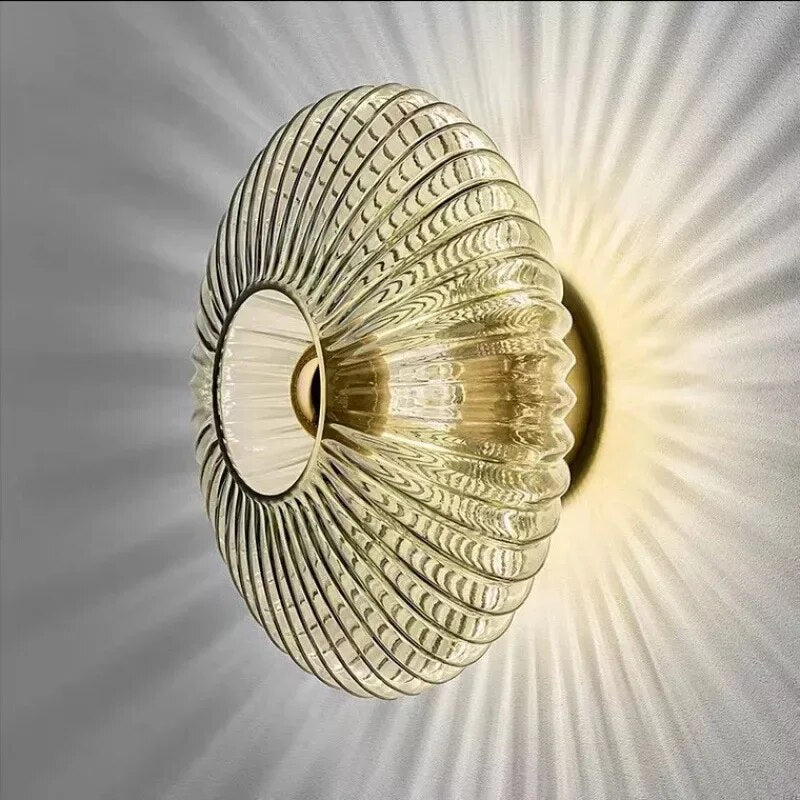 Aplique de Pared de Vidrio Ondulado – Elegancia y Luz Suave 