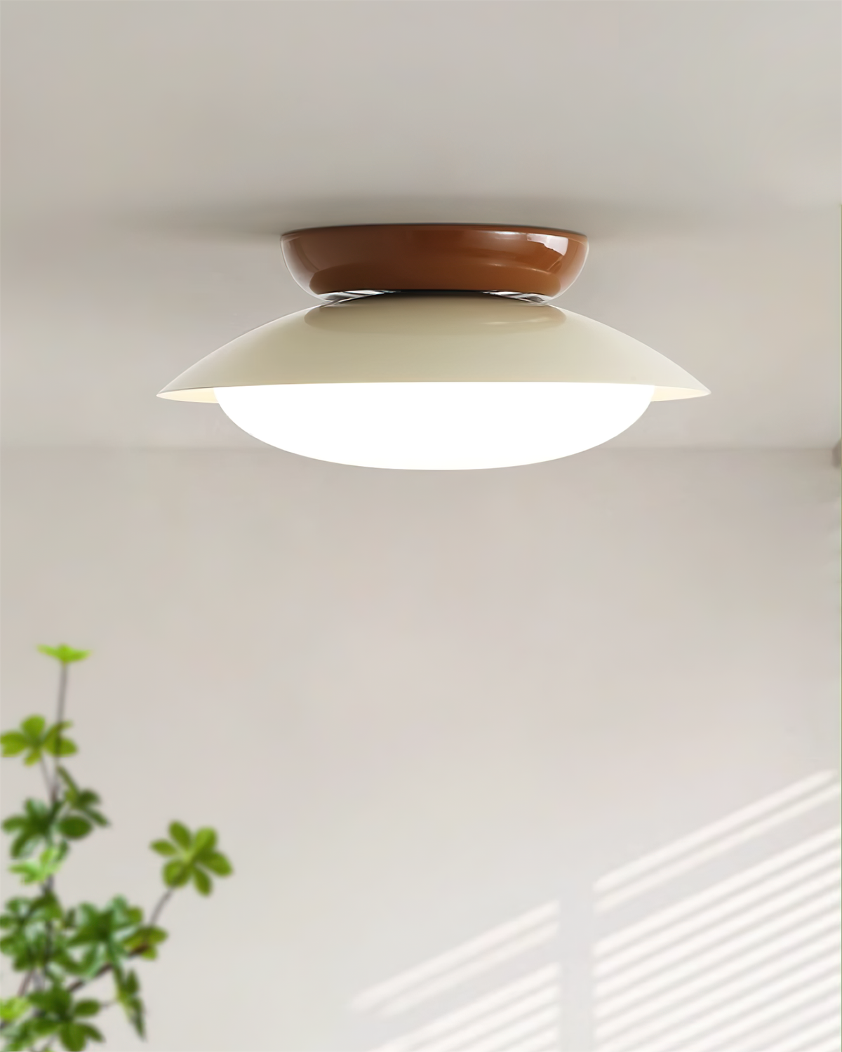 Rund LED-taklampe - naturlig glød og diskret eleganse