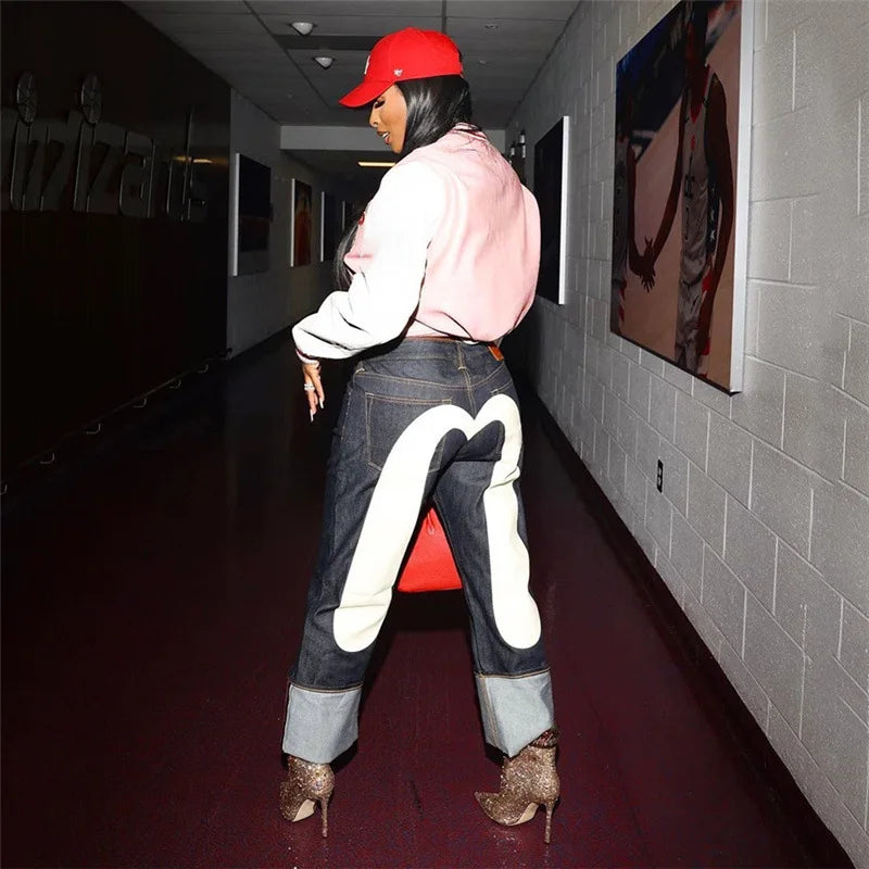 Nina | Módne nohavice – rovný strih a kontrastný vzor srdca 