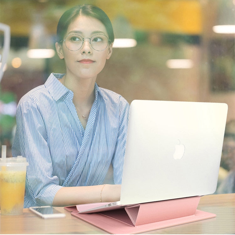 Husă de Protecție pentru Computer – Rezistentă și Ușor de Transportat 