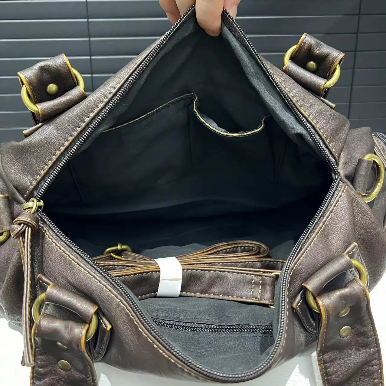 Clara | Retro Håndtaske Med Skulderrem – Tidløs Elegance Og Vintage Stil 