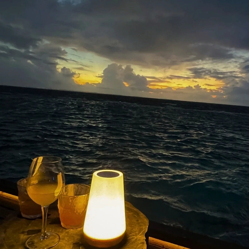 Lâmpada de Cabeceira Moderna – Design Elegante e Funcional 