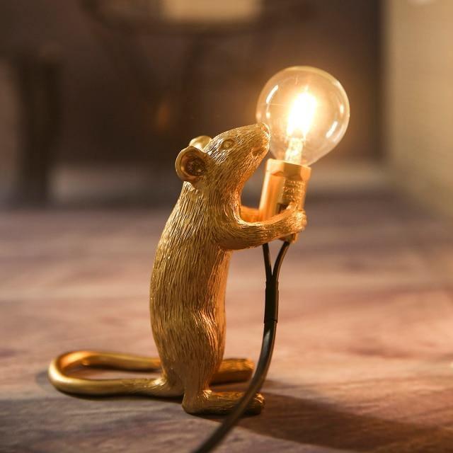 Lampada da Tavolo Topo – Decorazione Originale e Illuminazione di Tendenza 