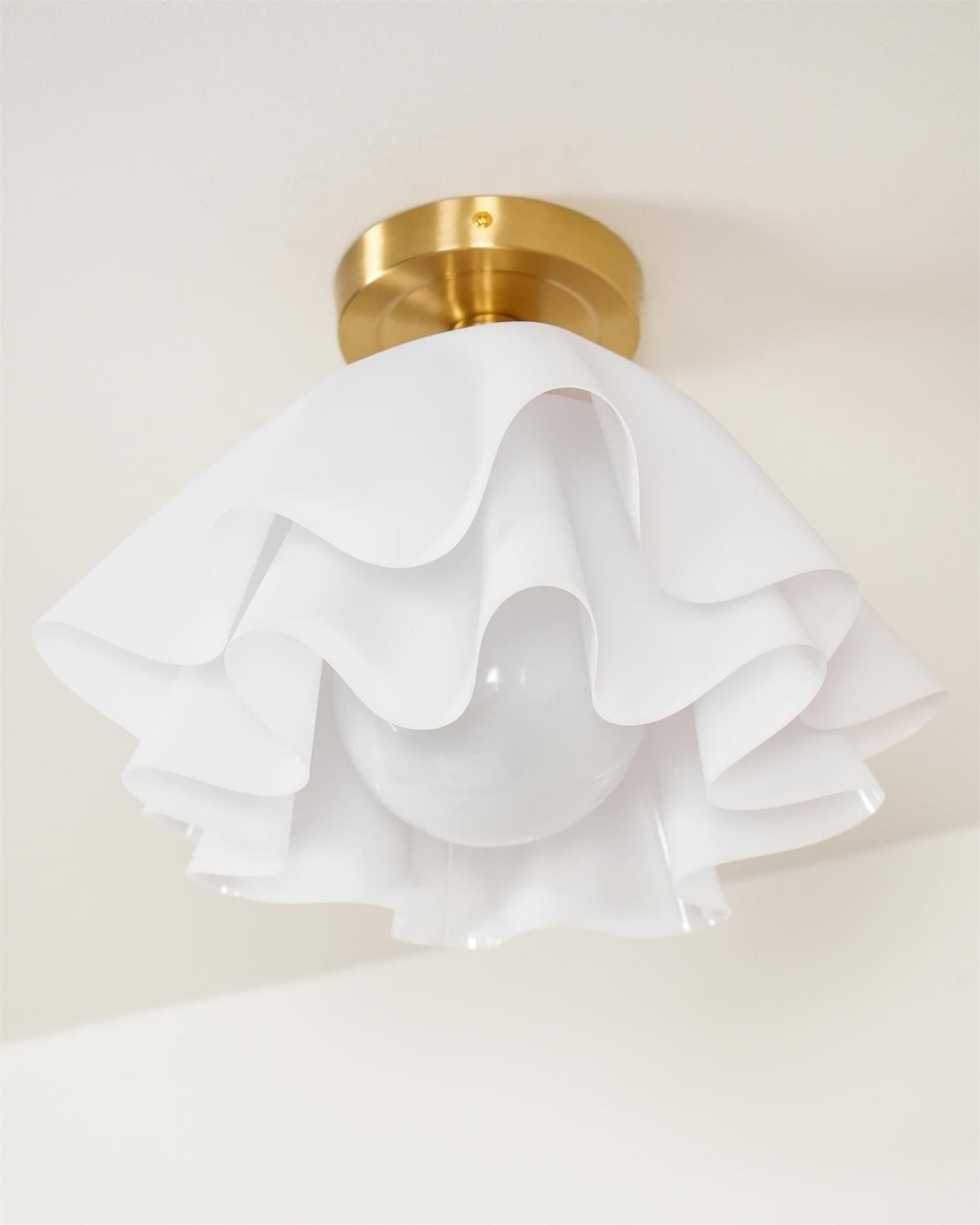 Moderne Elegante Plafondlamp – Verfijnde Verlichting En Gezellige Sfeer 
