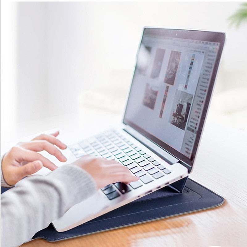 Husă de Protecție pentru Computer – Rezistentă și Ușor de Transportat 