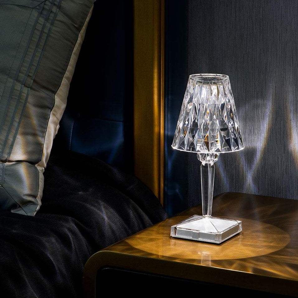 Crystal Table Lamp – Modern Elegance and Warm Atmosphere 