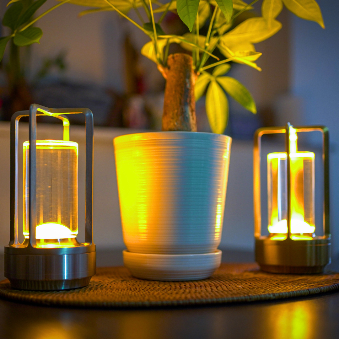 Lámpara de Mesa Recargable – Luz Suave y Estilo Atemporal 