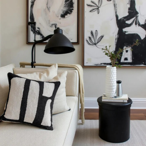 Zebramuotoiltu koristepillow – Villin ja tyylikkään kosketus 