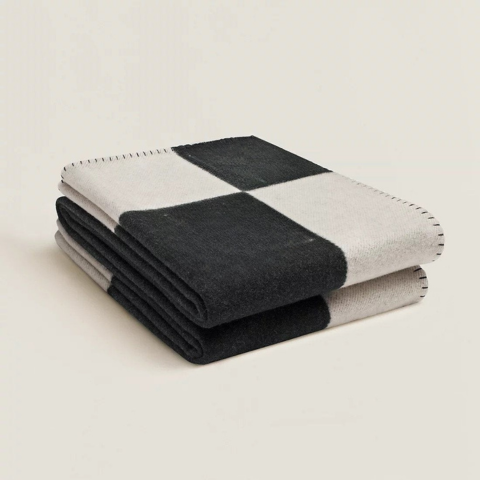 Ruudullinen – Moderni Eleganssi ja Mukava Pehmeys 