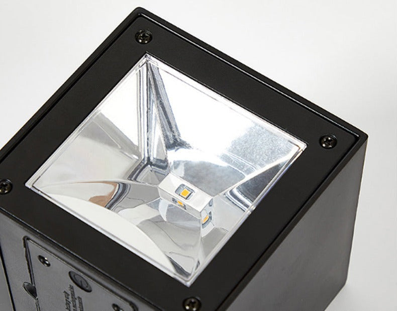 IP65 utendørs solcellelampe - holdbar, miljøvennlig belysning