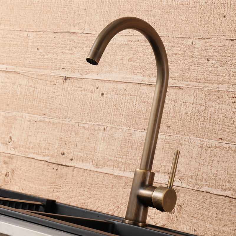 Elegante Keukenkranen – Antiek Brons en Verfijnd Ontwerp 